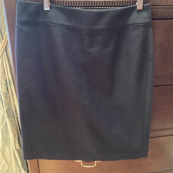 Brooks Brothers 2-piece suit, Navy Blue, jacket 10, skirt 10 petite - Picture 4 of 12